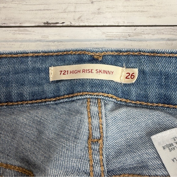 Levi's Women's Light Blue high rise skinny jeans - Picture 3 of 3